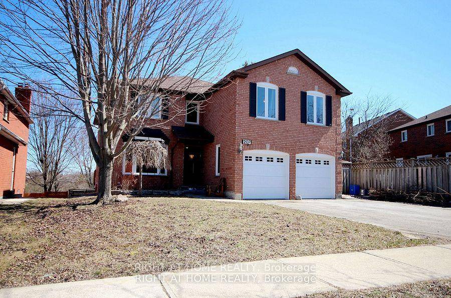 Large backyard with Ravine View !