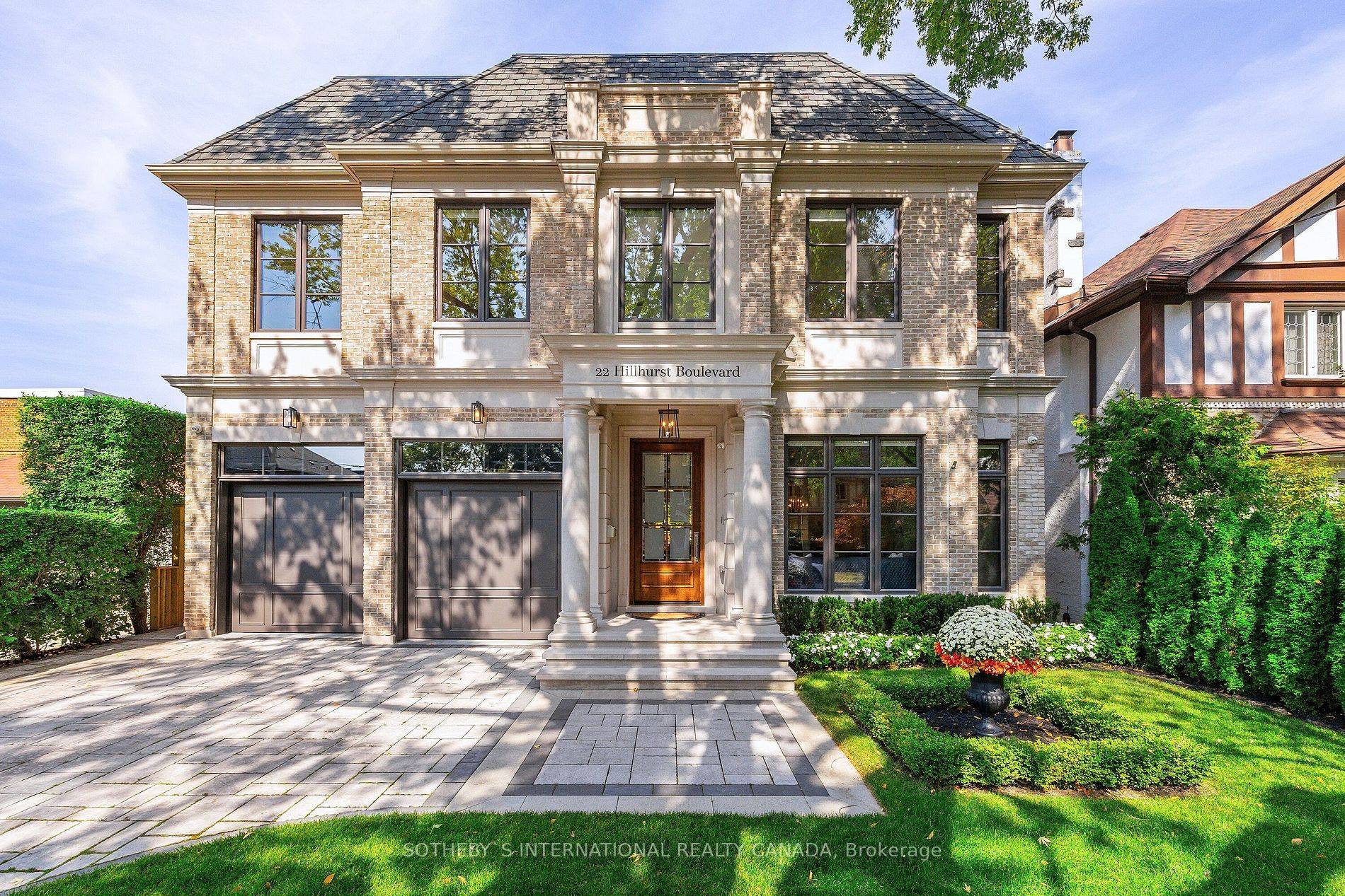 Designed by the reputable firm Stan Makow and Assoicates, this proprty stands as a testament to architectural excellence, drawings inspiration from European elegance, from its external design to the sophisticated ...