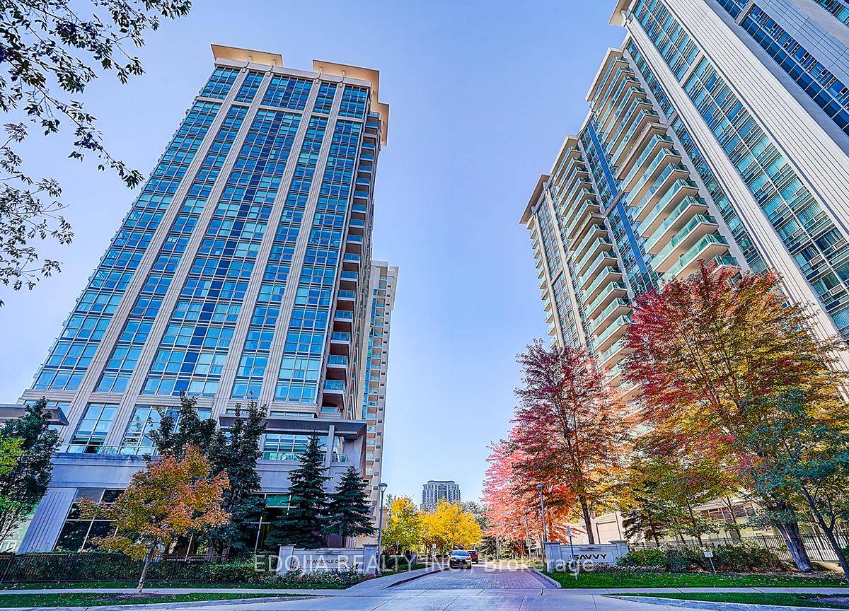 Bright and spacious 1 1 condo by Menkes in the highly desirable Yonge Sheppard area !