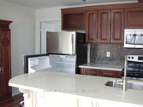 Access To Everything ! ! 2 Bedrooms, 1 Bath, 1 Parking.