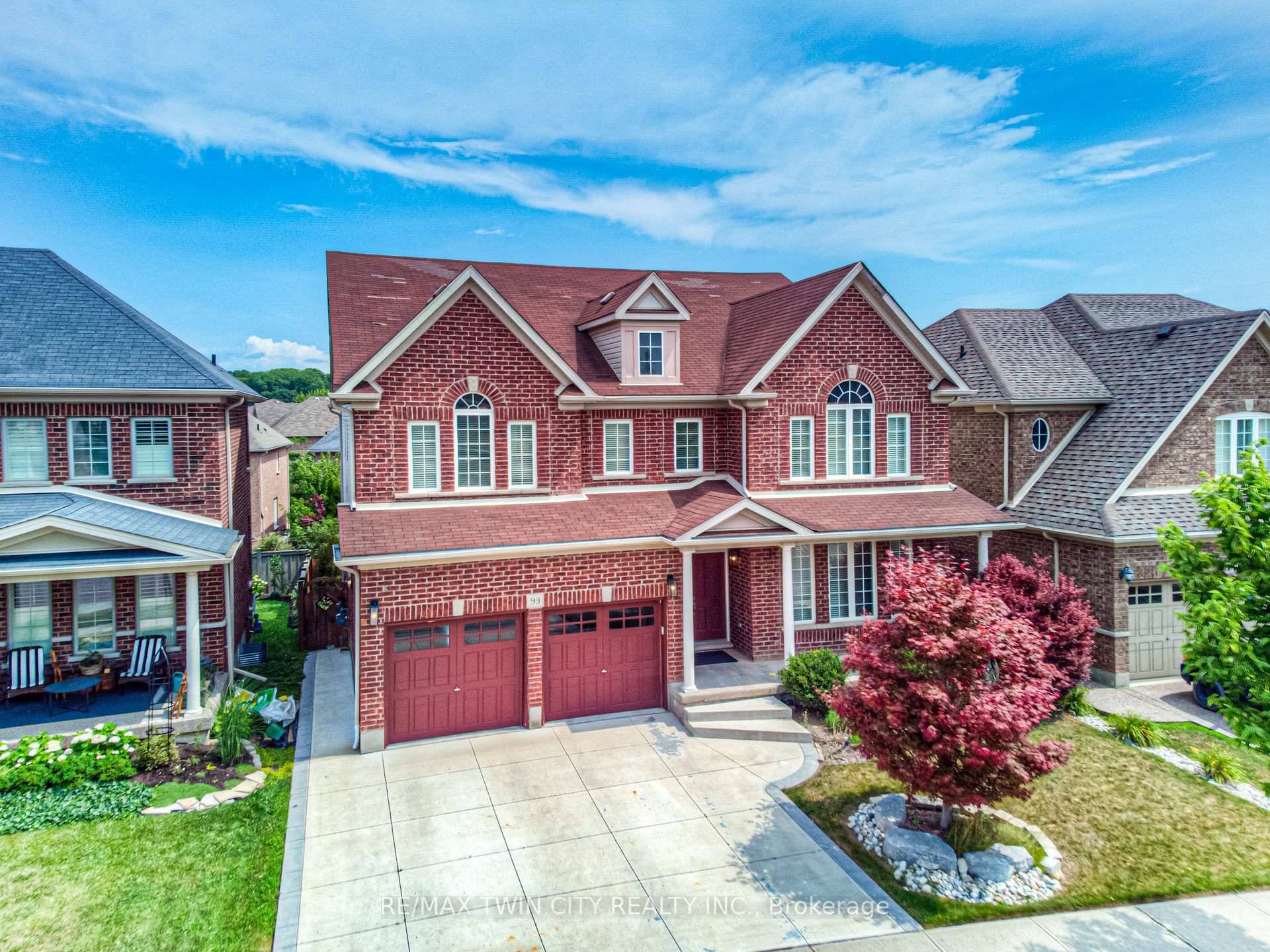 STUNNING LARGE FAMILY HOME WITH A FULL DUPLEX APARTMENT IN BASEMENT.