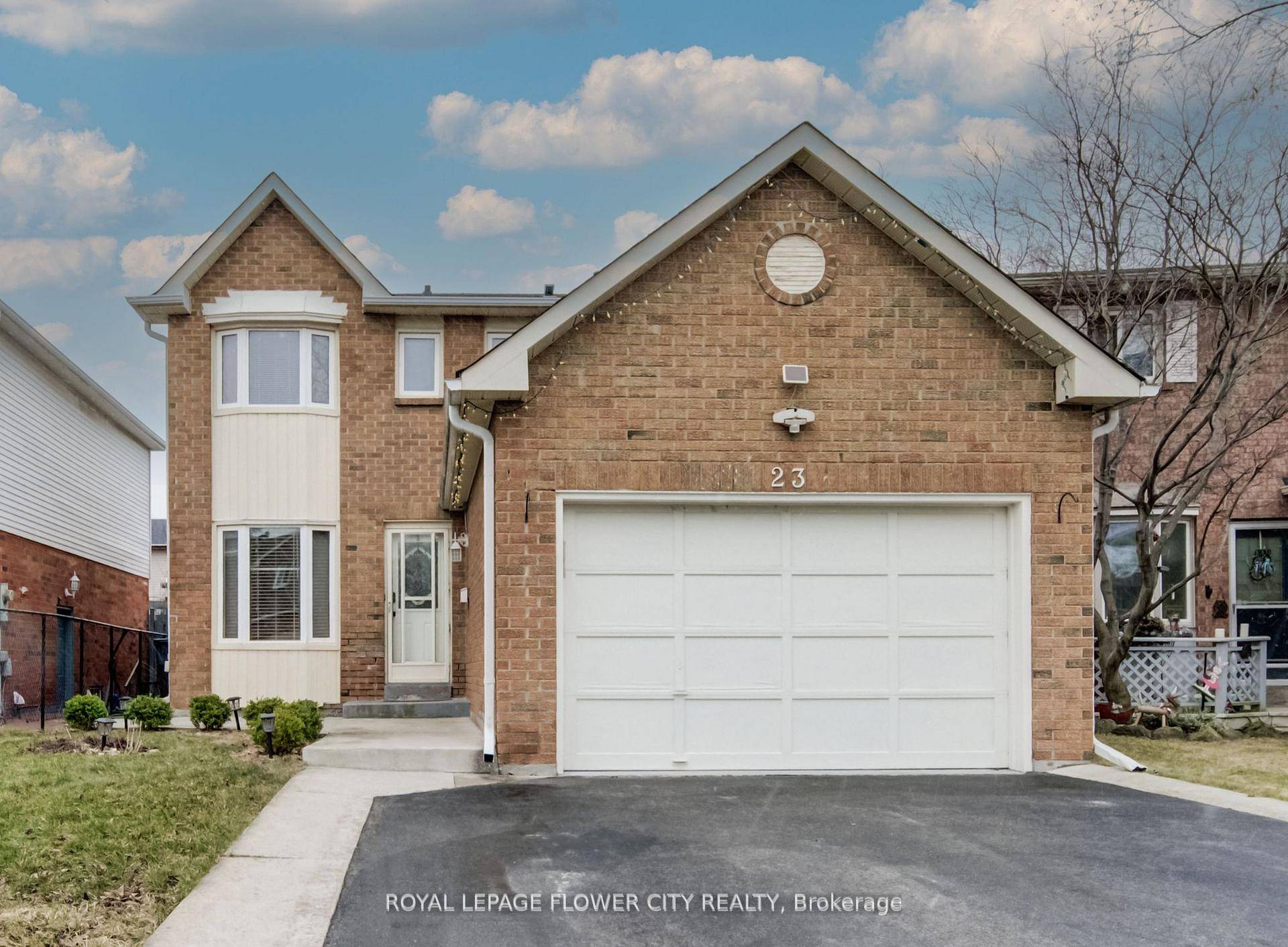 Welcome to this lovely and well maintained 3 bedroom, 3 washroom detached home with a 1.