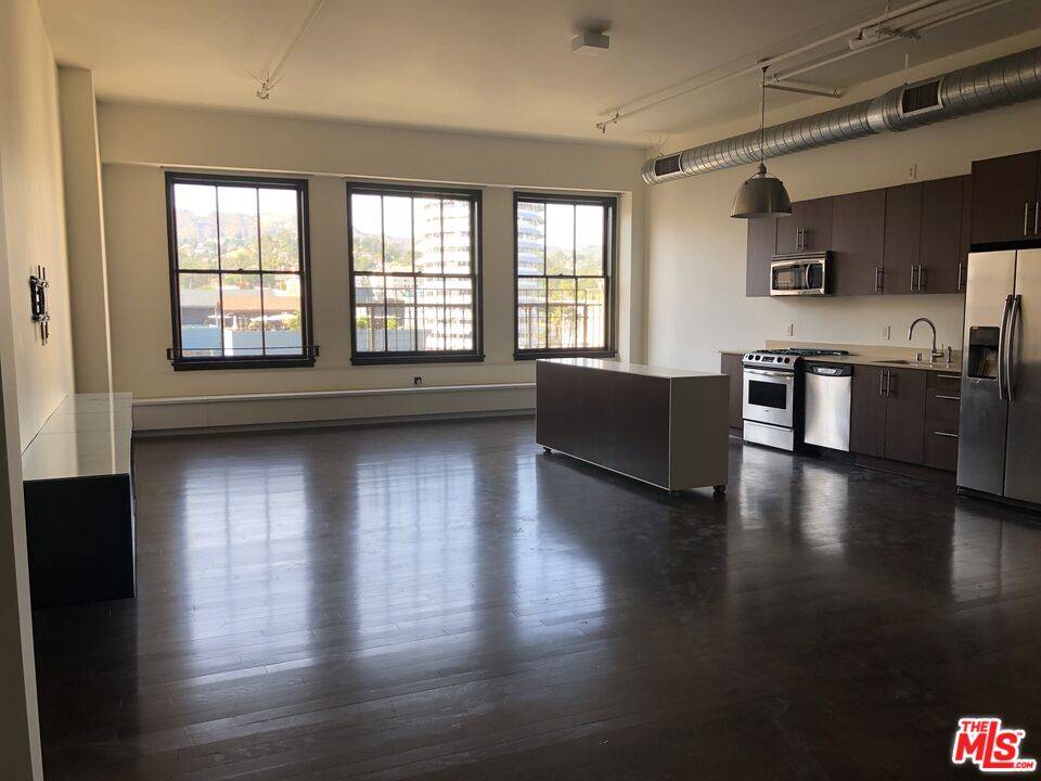 1645 VINE ST 1.0 Hollywood Hills East LA