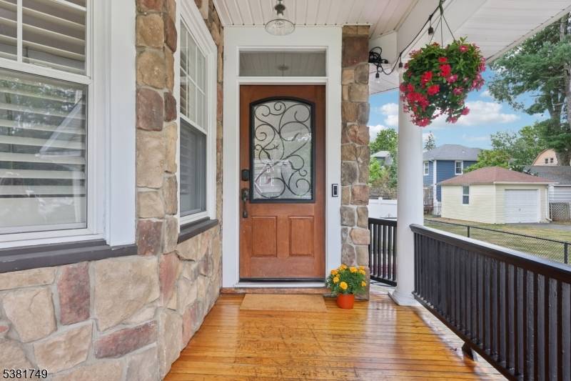 Verona just got a little more irresistible thanks to this fully renovated 5 BR, 4.