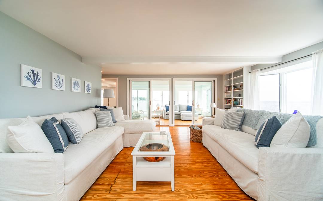 Incredible Direct Waterfront Rental.