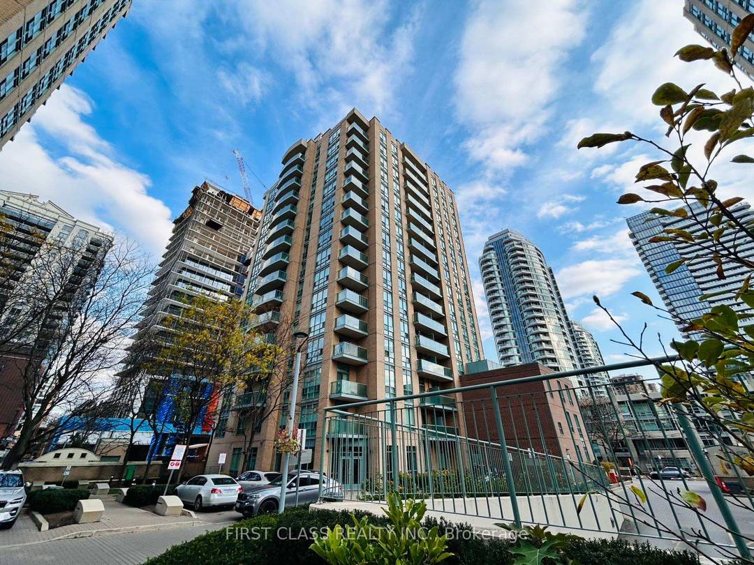 Excellent Location ! ! Right On Finch Subway ; In The Heart Of North York ; Absolutely Stunning 2 Bdrm Corner Unit South West View amp ; Massive Windows With ...