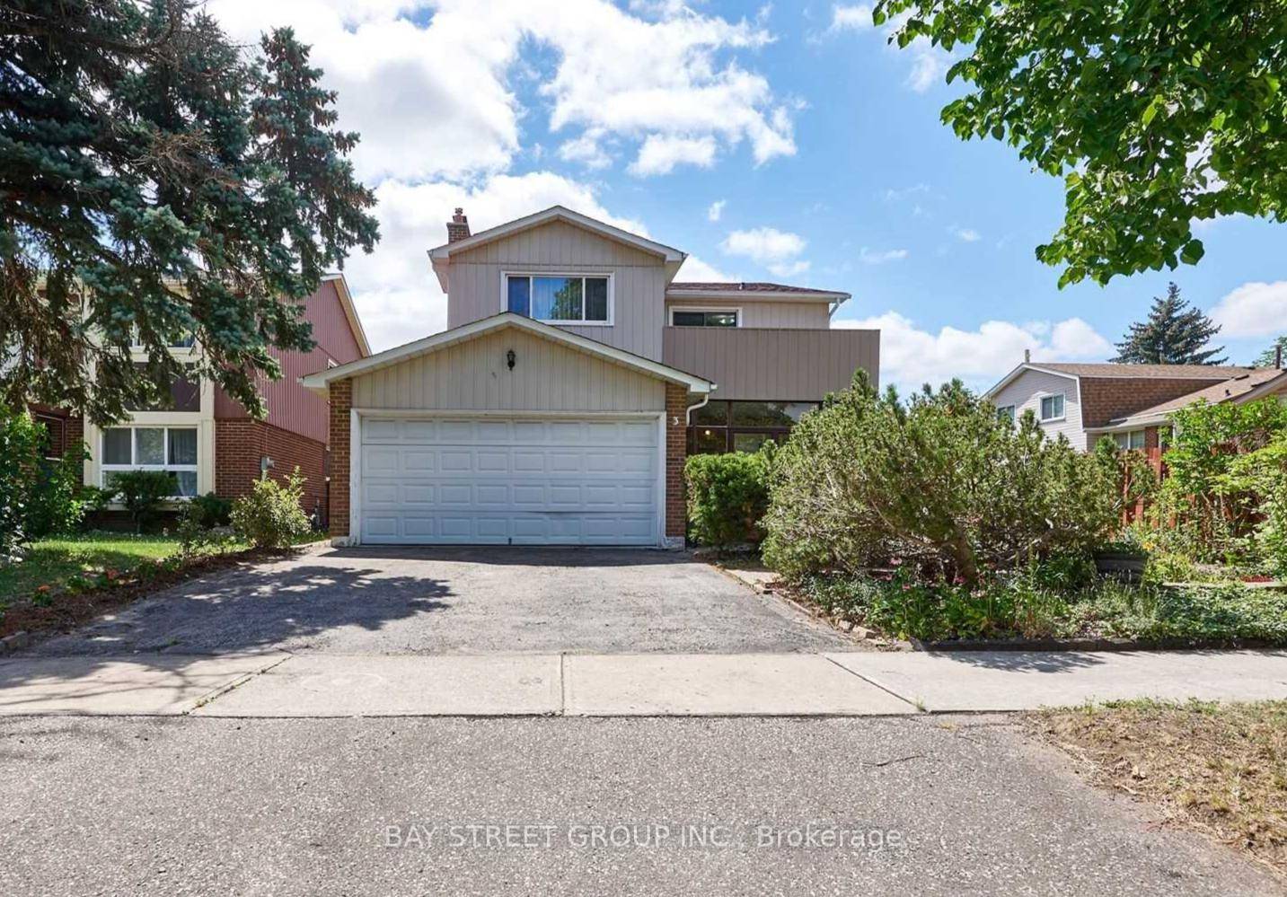 Great Location ! Nice And Quiet Neighborhood !