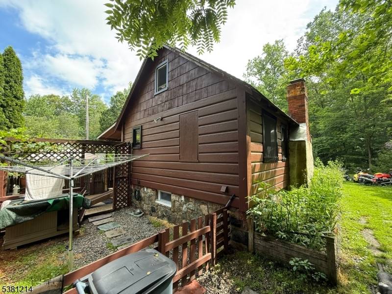 Welcome to the Cupsaw Lake Hideaway at 78 Woodland Rd in Ringwood, NJ.