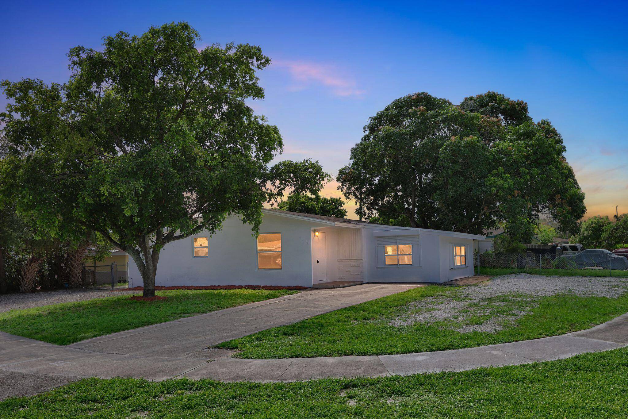 This beautifully updated 3 bedroom, 1 bathroom home offers 1, 308 SF of living space on a spacious 8, 364 SF corner lot.