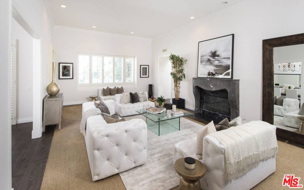 10108 Empyrean Way 2BR Beverlywood La