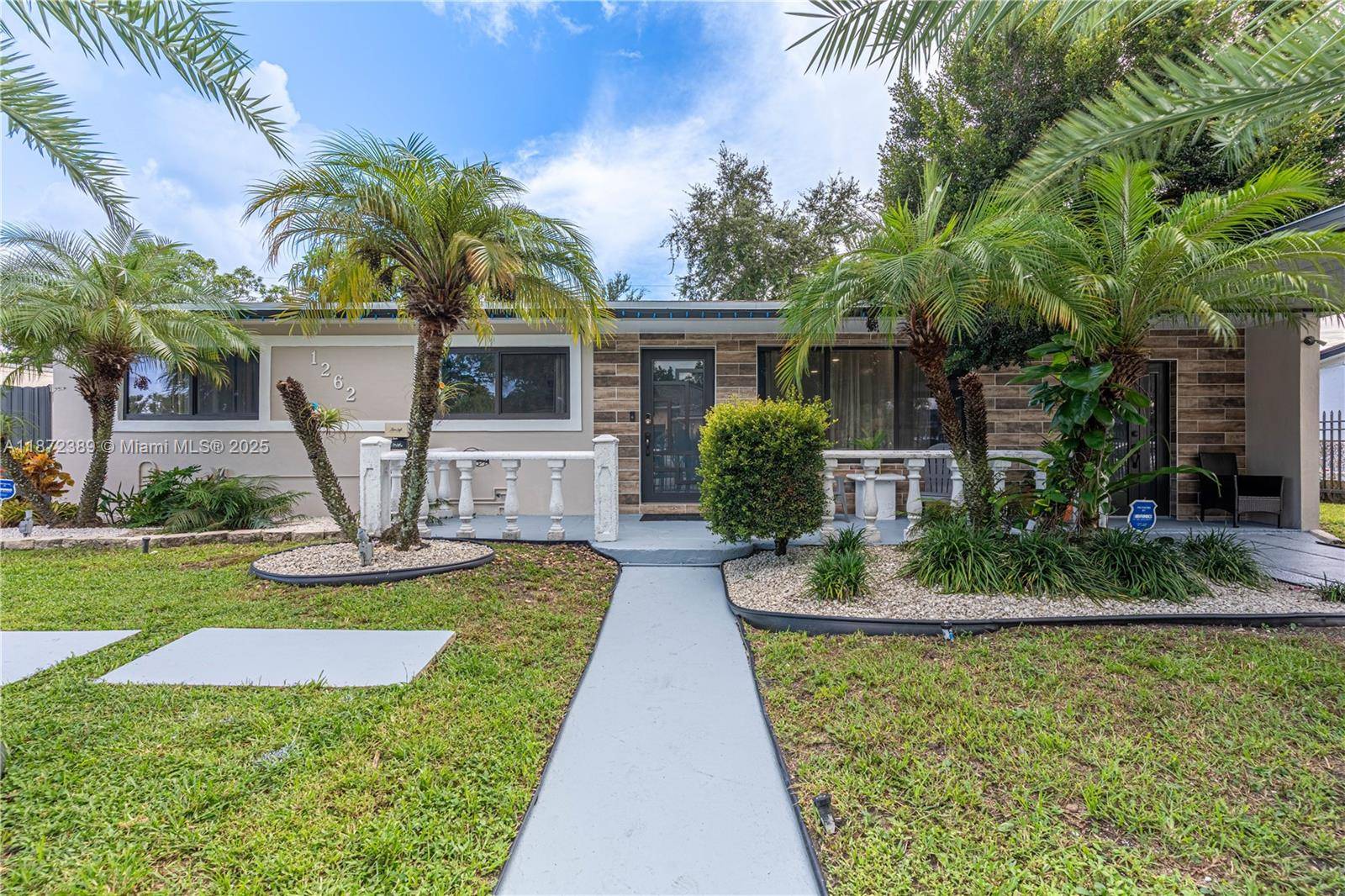 Welcome to this beautifully home, ready for its new owners !