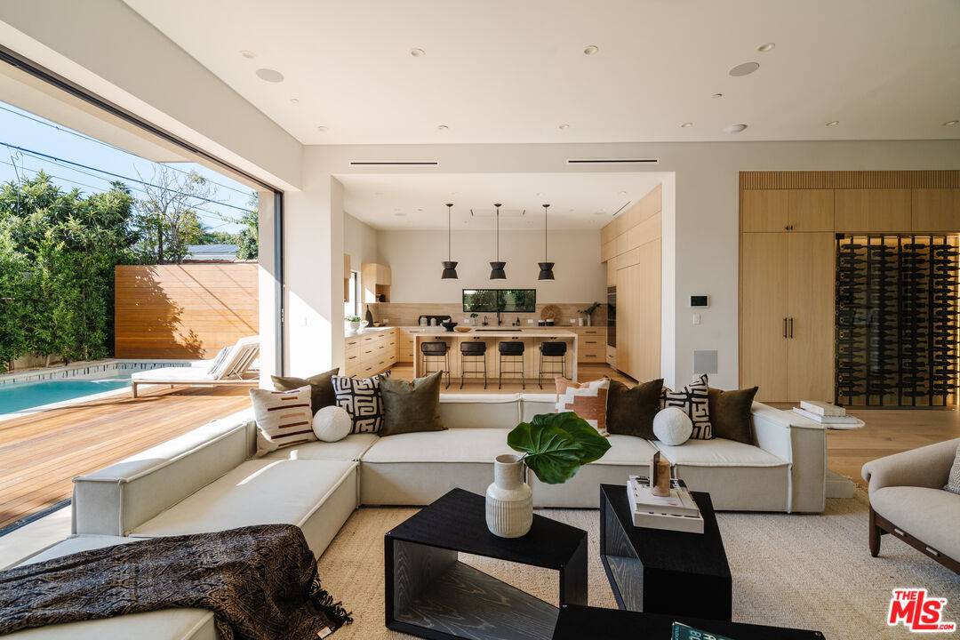 819  N Ogden Dr 5BR Hollywood Hills East La