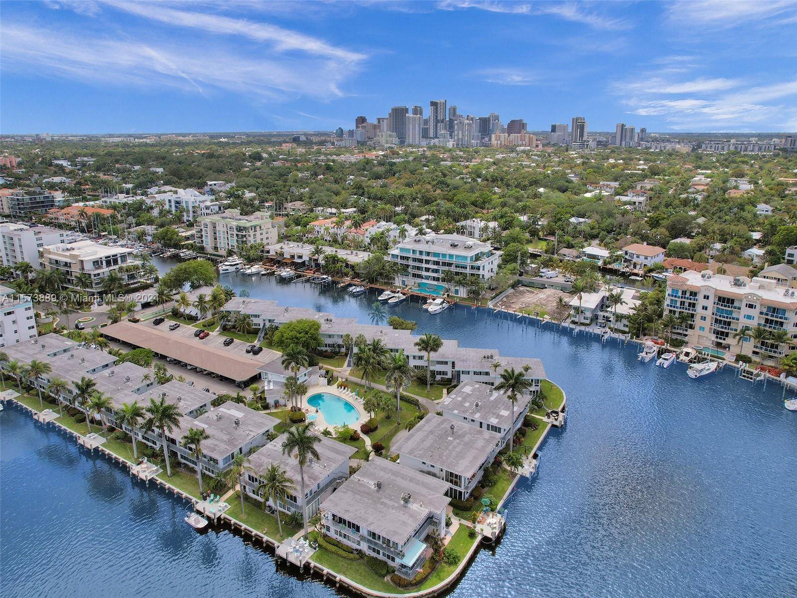 Welcome to the resort style complex, The Oasis, of Isle of Venice just off Las Olas !
