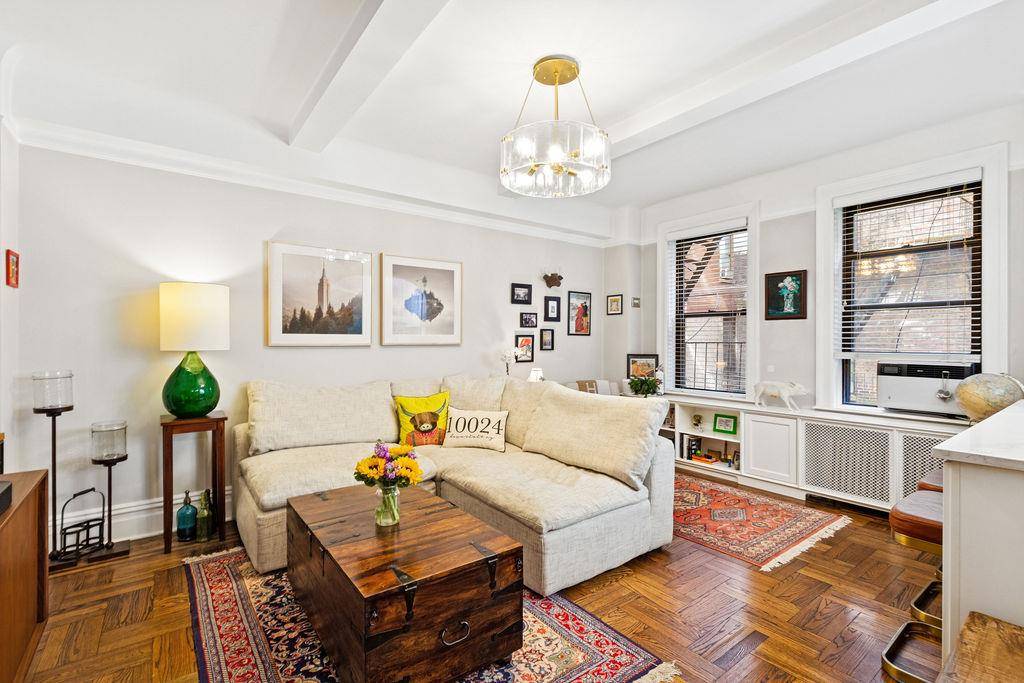 Welcome home. Your move in ready, designer quality and pin drop quiet apartment with one bedroom, one bathroom, a combined W D, and located on one of the most coveted ...
