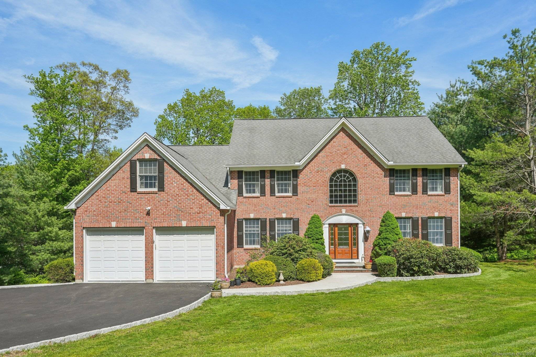 Welcome to your dream Colonial home in one of Danbury's most desirable communities !