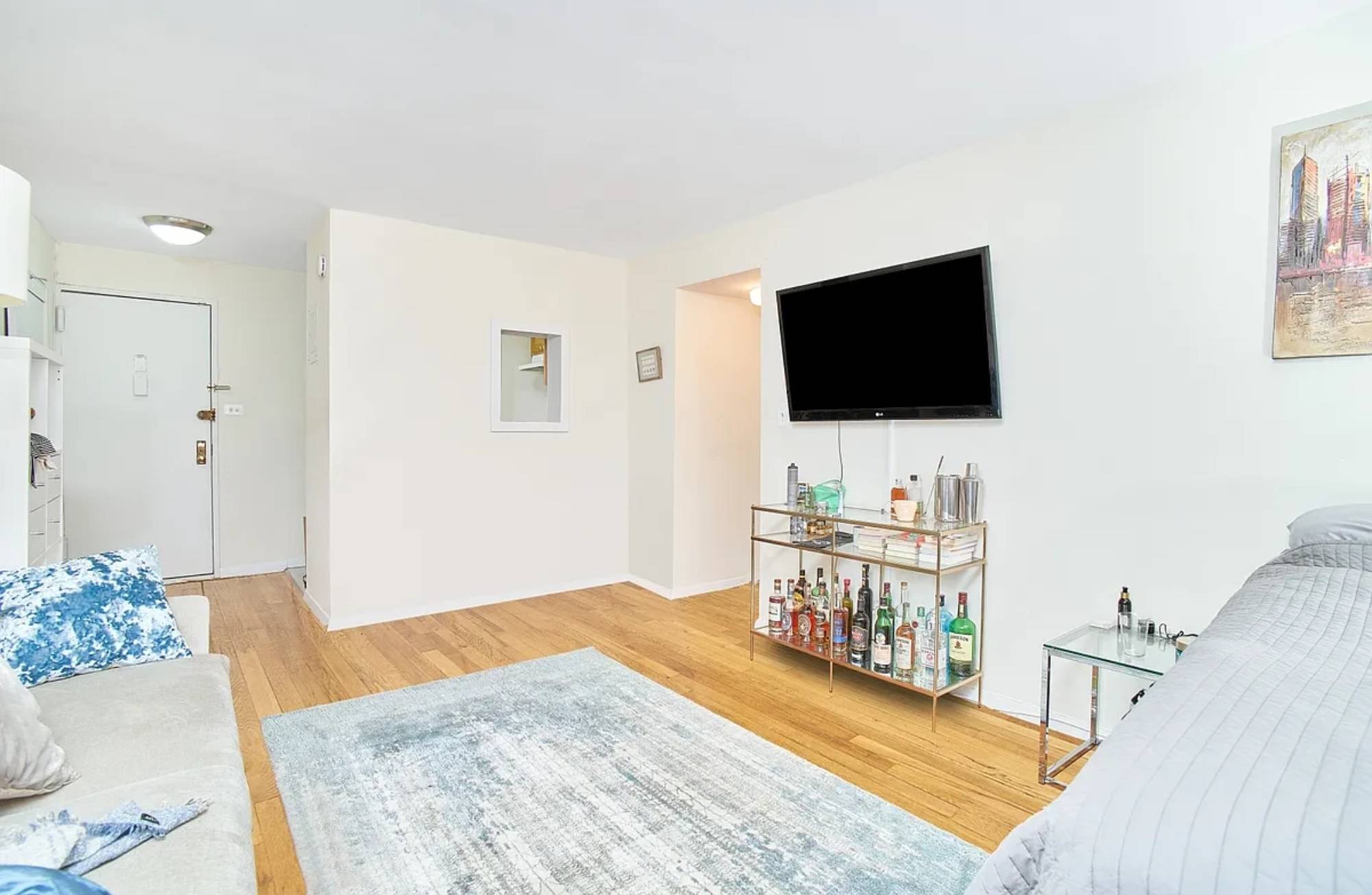 Spacious studio in a special ELEVATOR building with doorman and laundry.