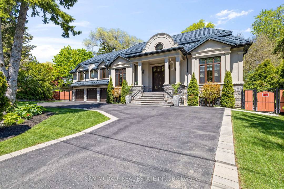 Located in Mississauga's prestigious Rattray Park Estates, 539 Old Poplar Row is a bespoke residence offering 9, 000 sq ft of finished living space on a secluded half acre lot ...
