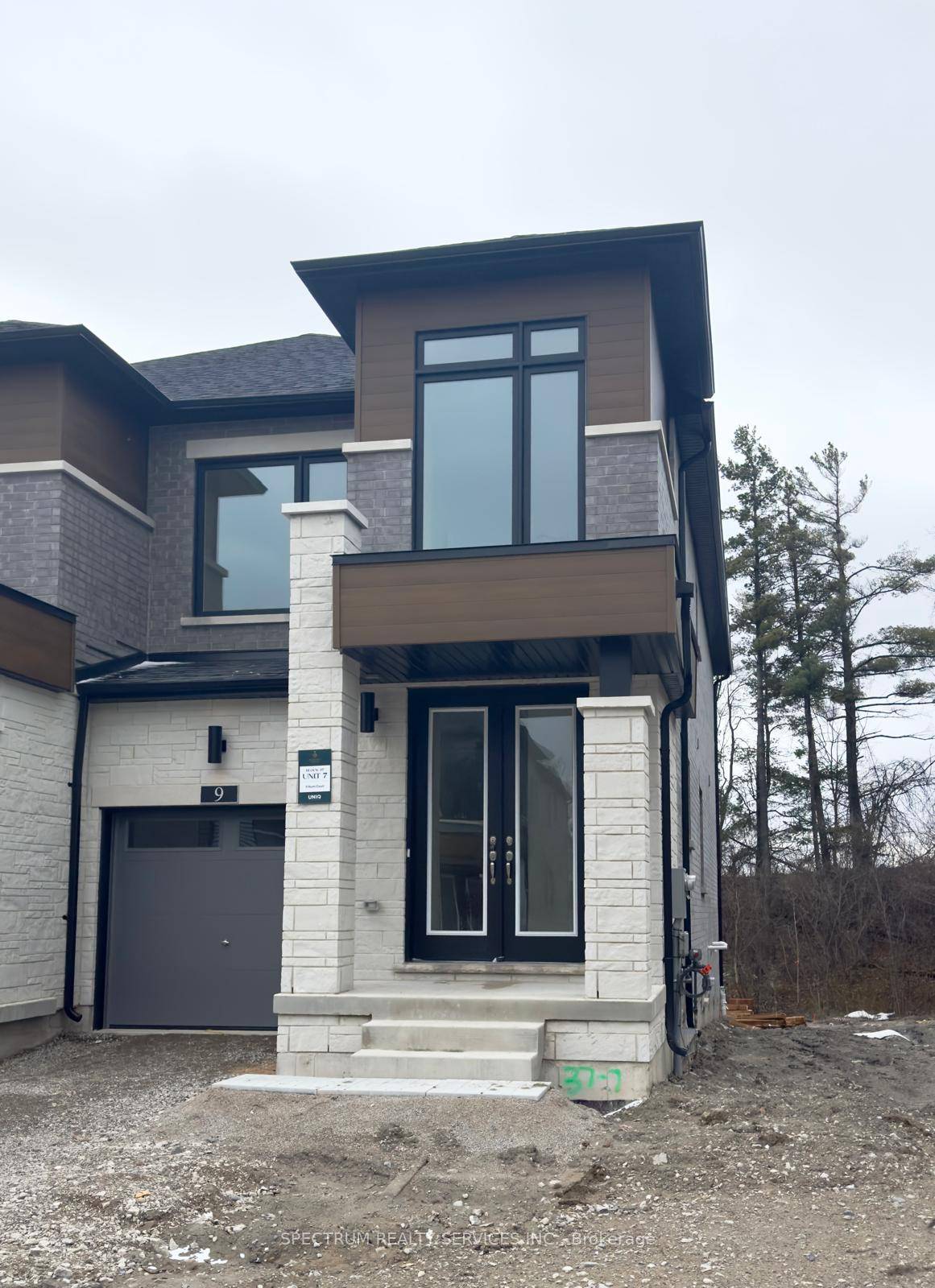 END UNIT ELEGANCE ON A QUIET COURT BACKING ONTO A PRIVATE WOODLOT Discover 9 Rumi Court a rare end unit freehold townhome nestled on a serene cul de sac in ...