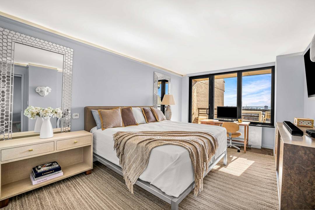 The spectacular view greets you as you first enter this stunning one bedroom, 2 bath home on the 47th floor and continues to amaze you from every angle of the ...