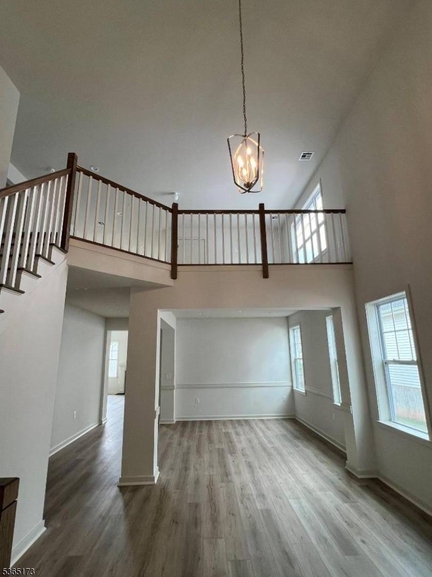 Charming Wellington QUICK MOVE IN 30 60 Days in the popular Gateway at Royce Brook 55 Community.