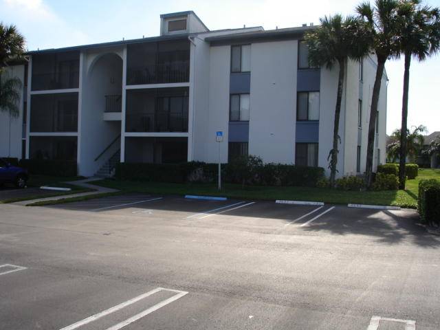 Owner Finance Available, Manned gated community, basic cable, water sewer included, about 100 in savings per month !