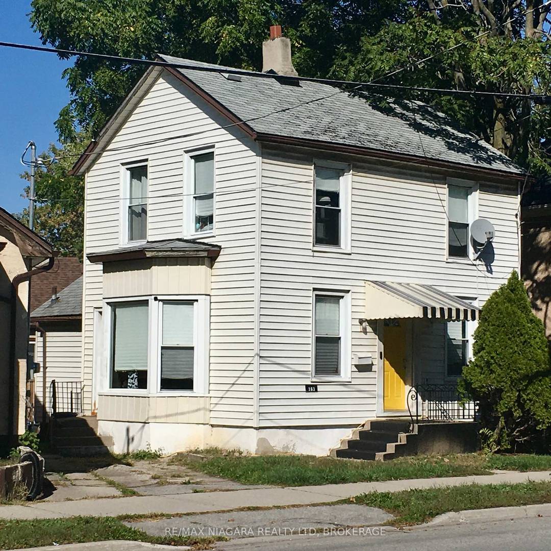 Perfect little Side by Side, Semi style DUPLEX for A FIRST TIME BUYER or First time Investor.