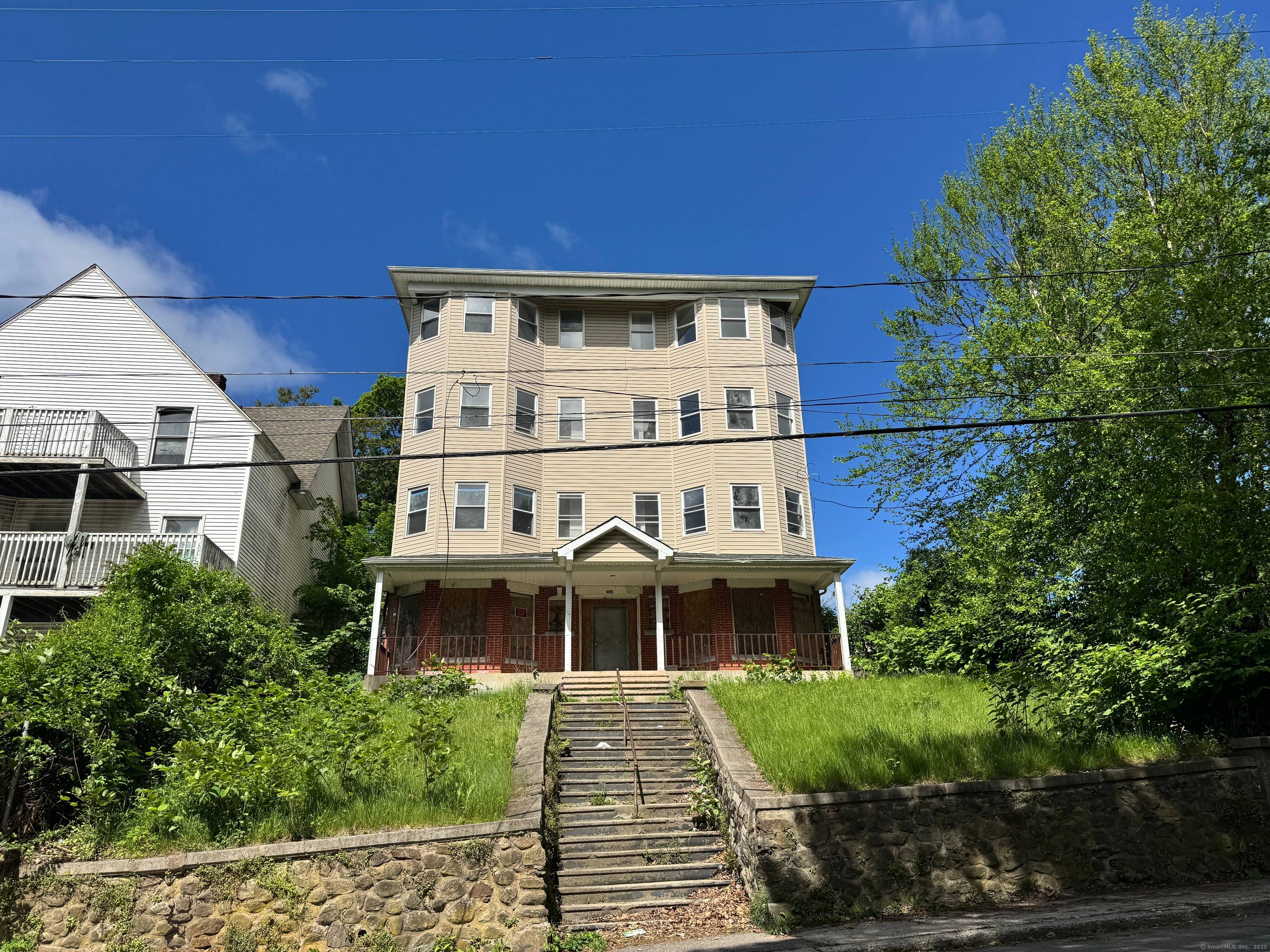 SEMI RENOVATION PROJECT AVAILABLE !