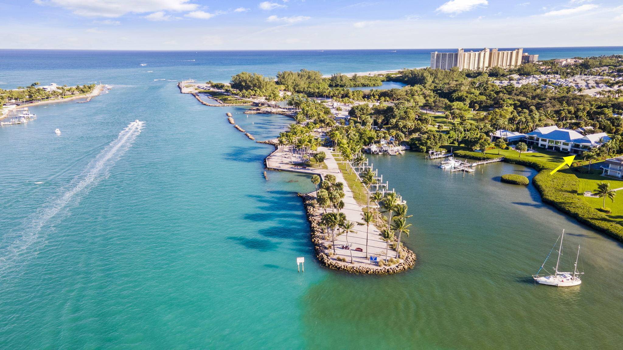BRIGHT BLUE Water VIEWS of the Jupiter Inlet !
