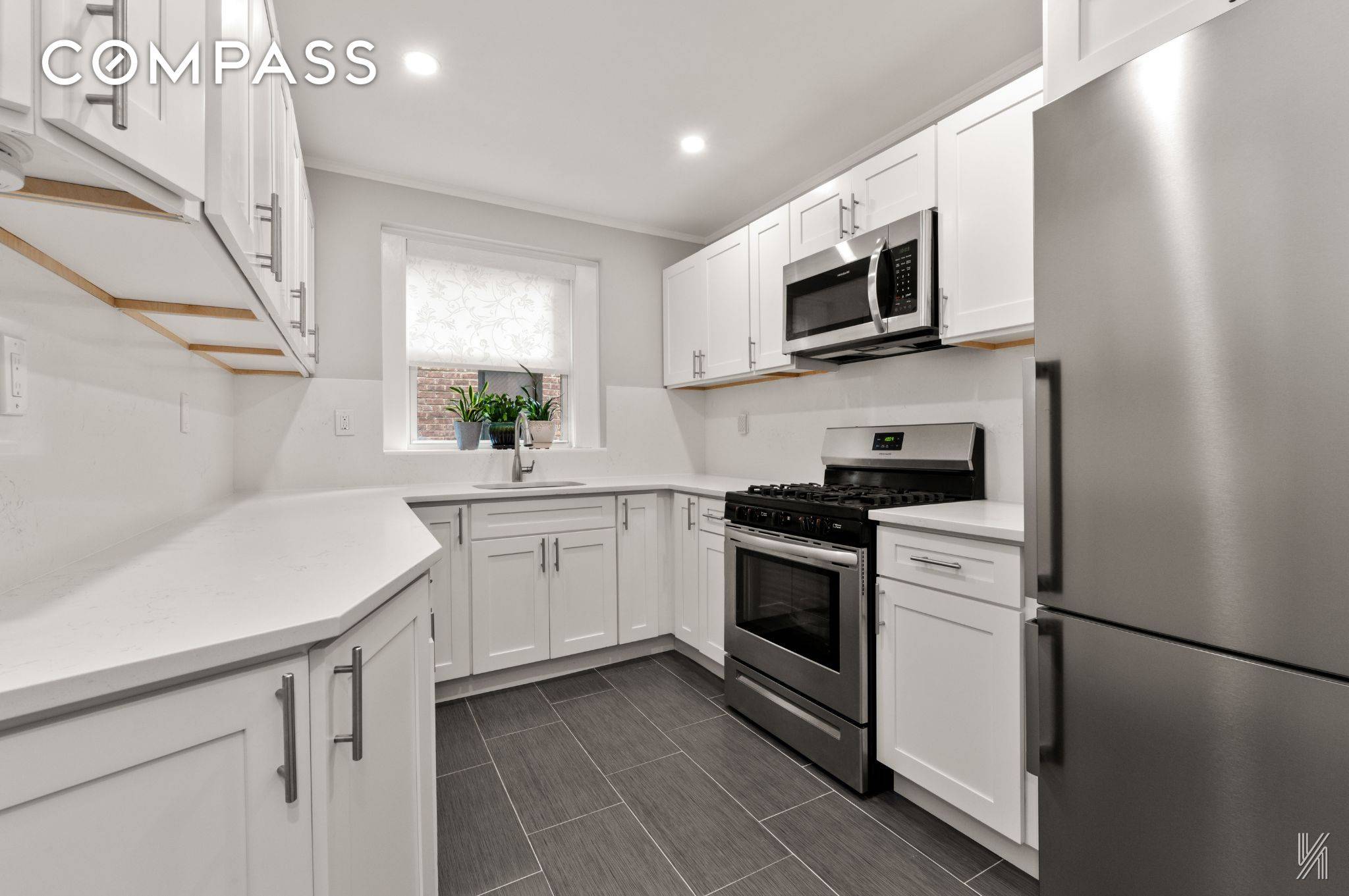 This rare convertible two bedroom offers scale, light, and craftsmanship in one of the neighborhood s most sought after cooperatives an opportunity not to be missed.