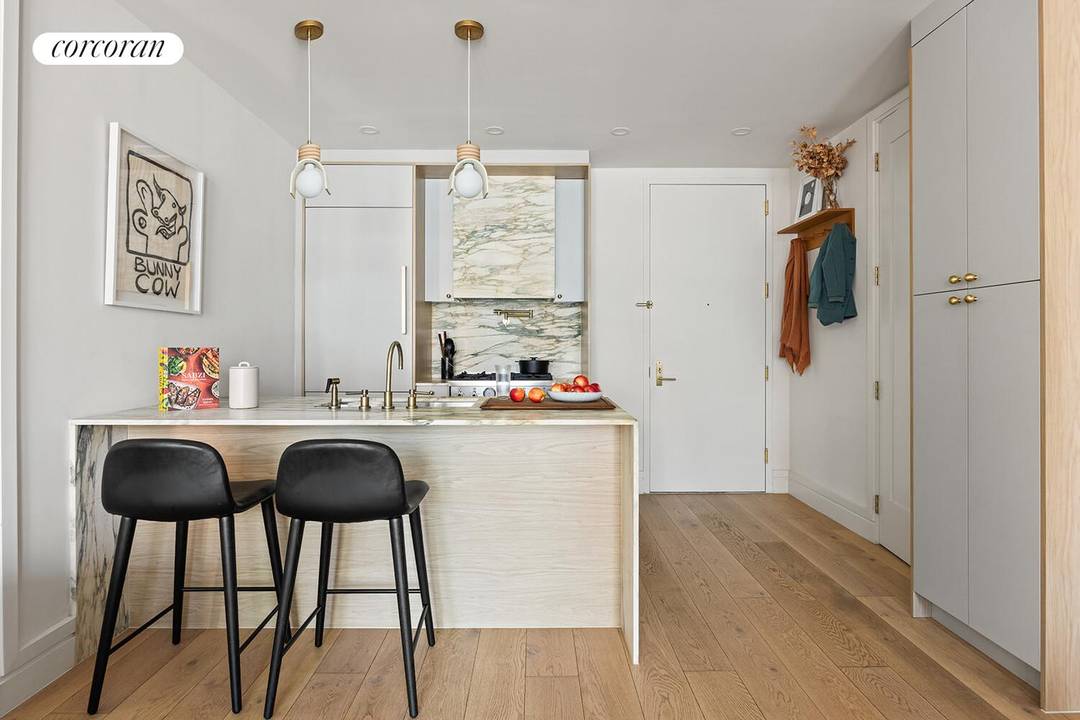 Enjoy sophisticated urban living at 114 Lexington Avenue, a premier boutique elevator condominium building at the vibrant crossroads of Clinton Hill and Bedford Stuyvesant.