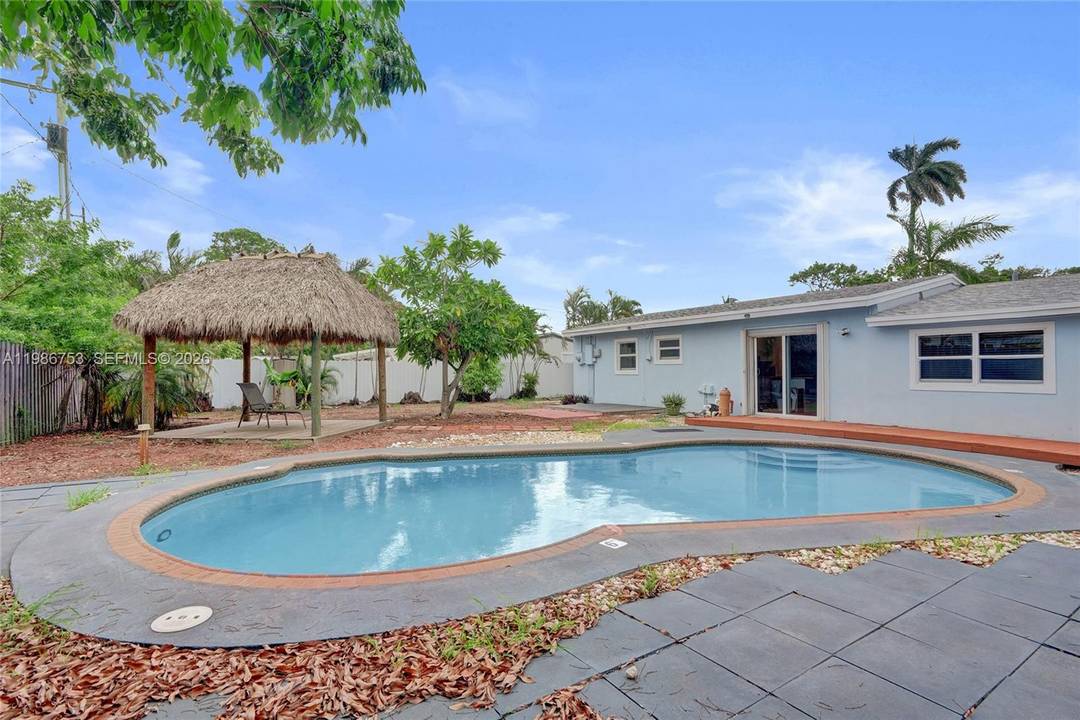 Welcome to this exceptional residence nestled in the heart of the picturesque Riverland.