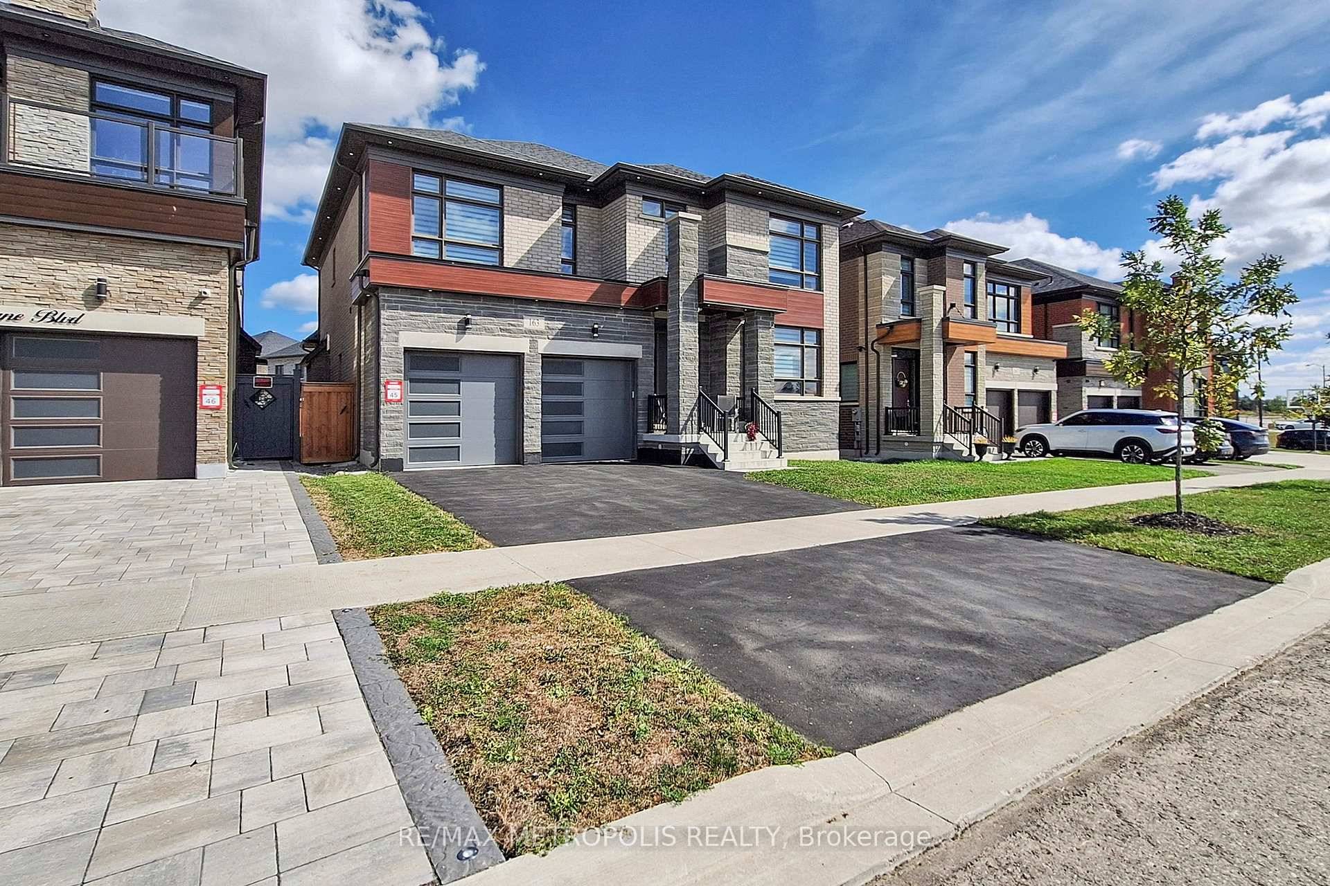This Beautiful 4 bed 4 bath Detached 49.