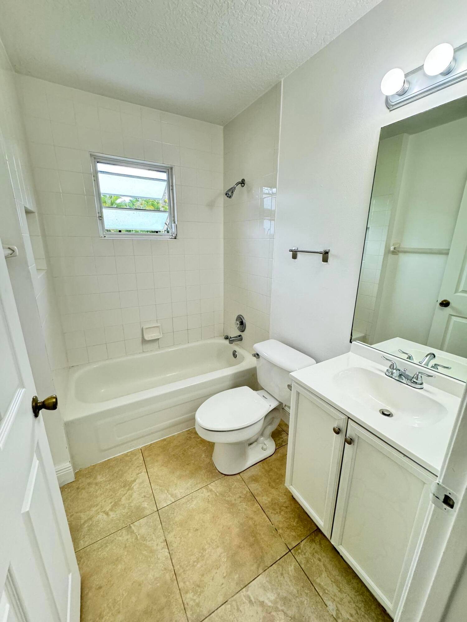Amazing Town house ! ! ! on the lake 2 master suits granite kitchen and bathrooms 3 brm 3 bath downstairs brm bath upstairs loft den office Garage !