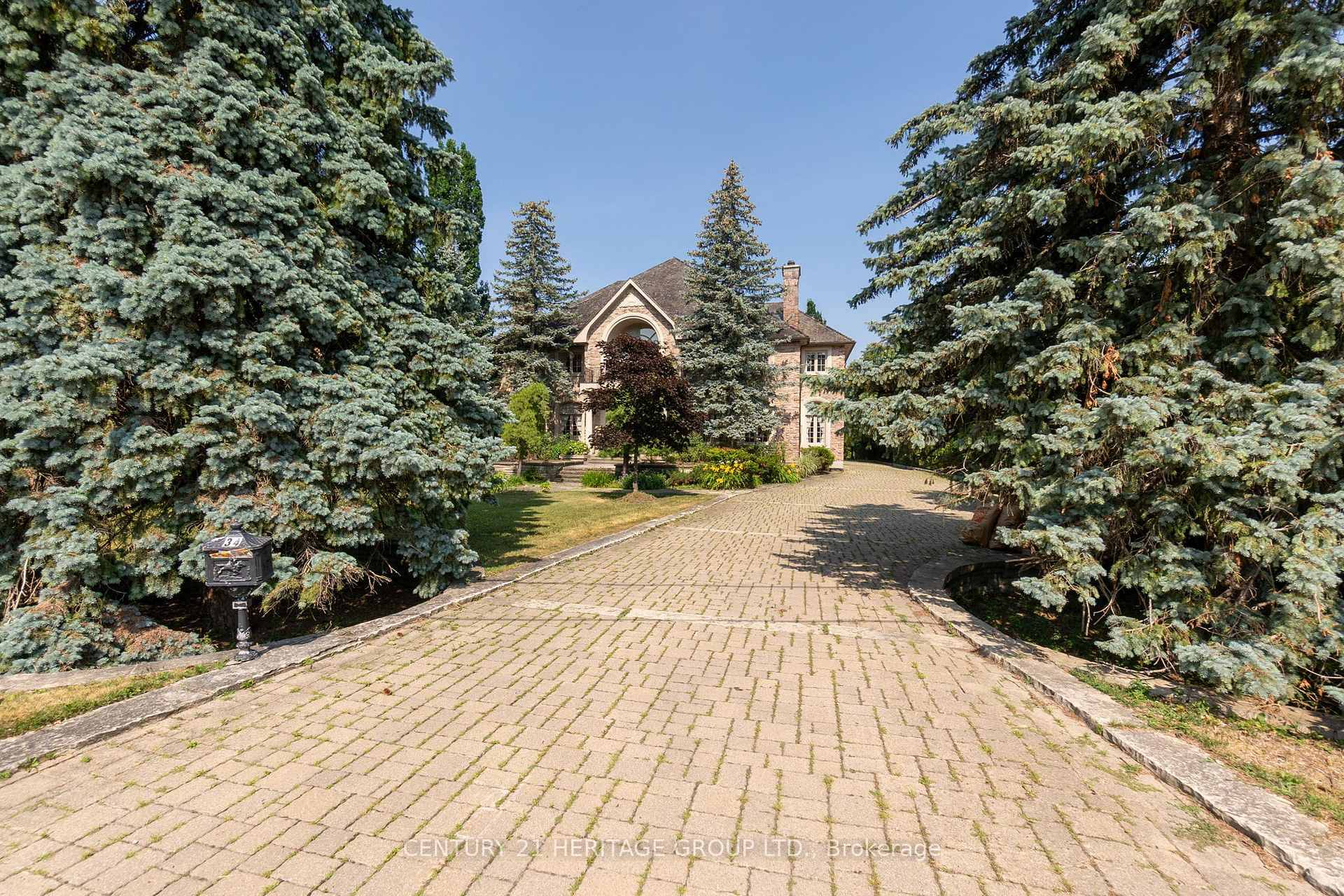 Ravine Ravine Ravine 100 x 380ft Property in South Richvale's Exclusive Enclave, Private Location Custom Built Residence Magnificent Ambiance Designer's Finishings with an eye to detail Architectural Arched Windows Illuminate ...