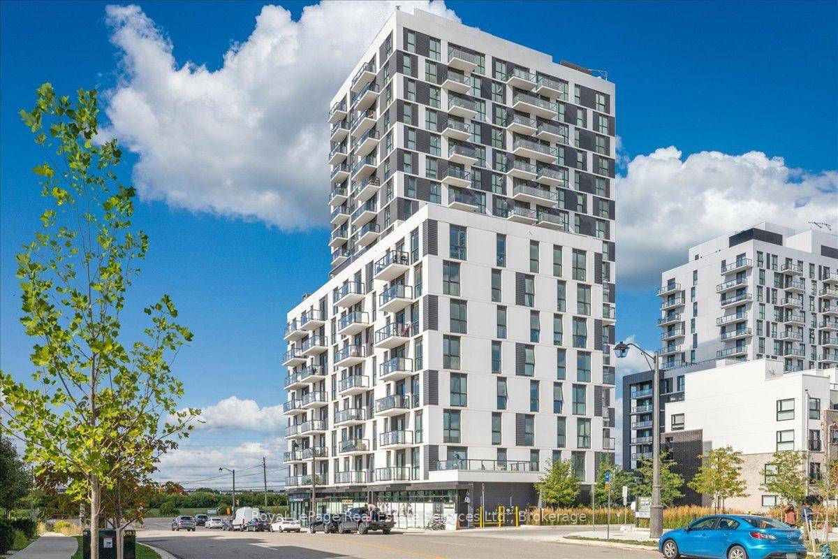 Rarely Offered Penthouse Suite Featuring A 1 Bed Plus Den, Easterly Unobstructed Views.