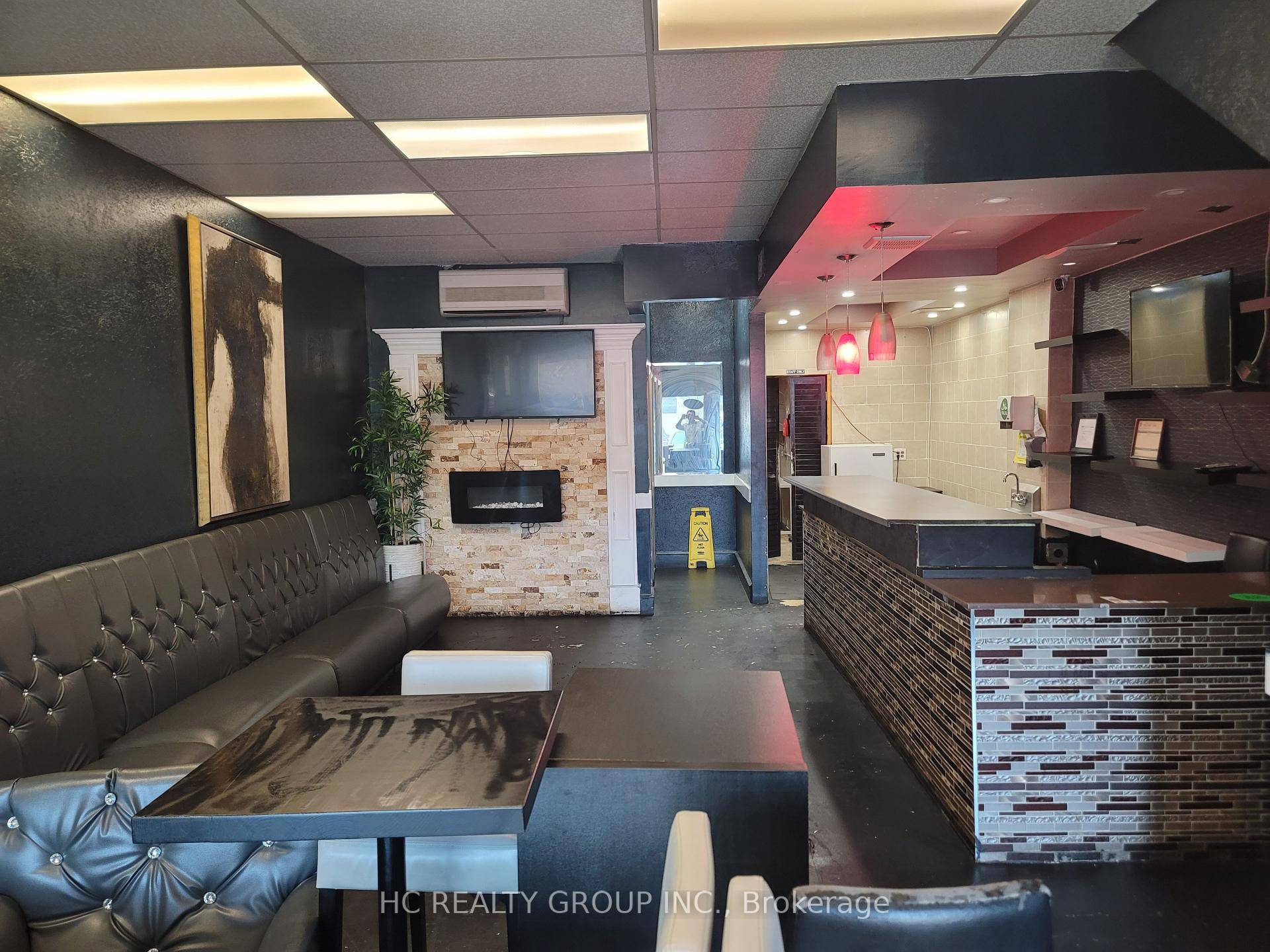 Restaurant For Lease Prime Business Location In A Busy Albion West Plaza !
