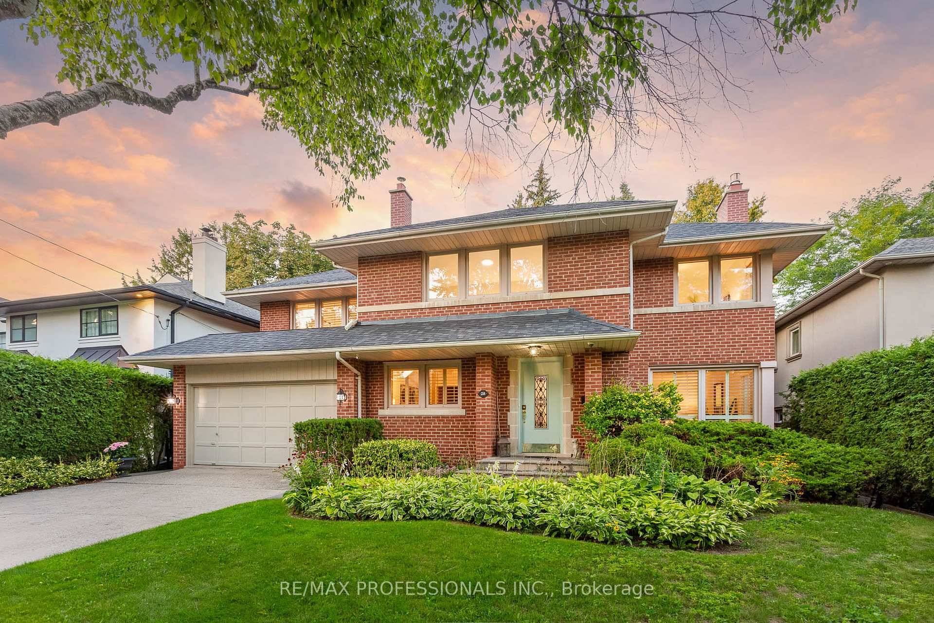 Your Edenbridge Humber Valley forever home awaits at 28 Colwood Road a solid brick two storey set on a premier 60 x 129 lot in the prestigious Edgehill Park enclave.