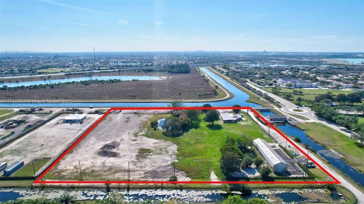 Introducing an exceptional opportunity to develop one of the most exclusive landmark private family compounds in South Florida, located within the prestigious community of Miramar Ranches.