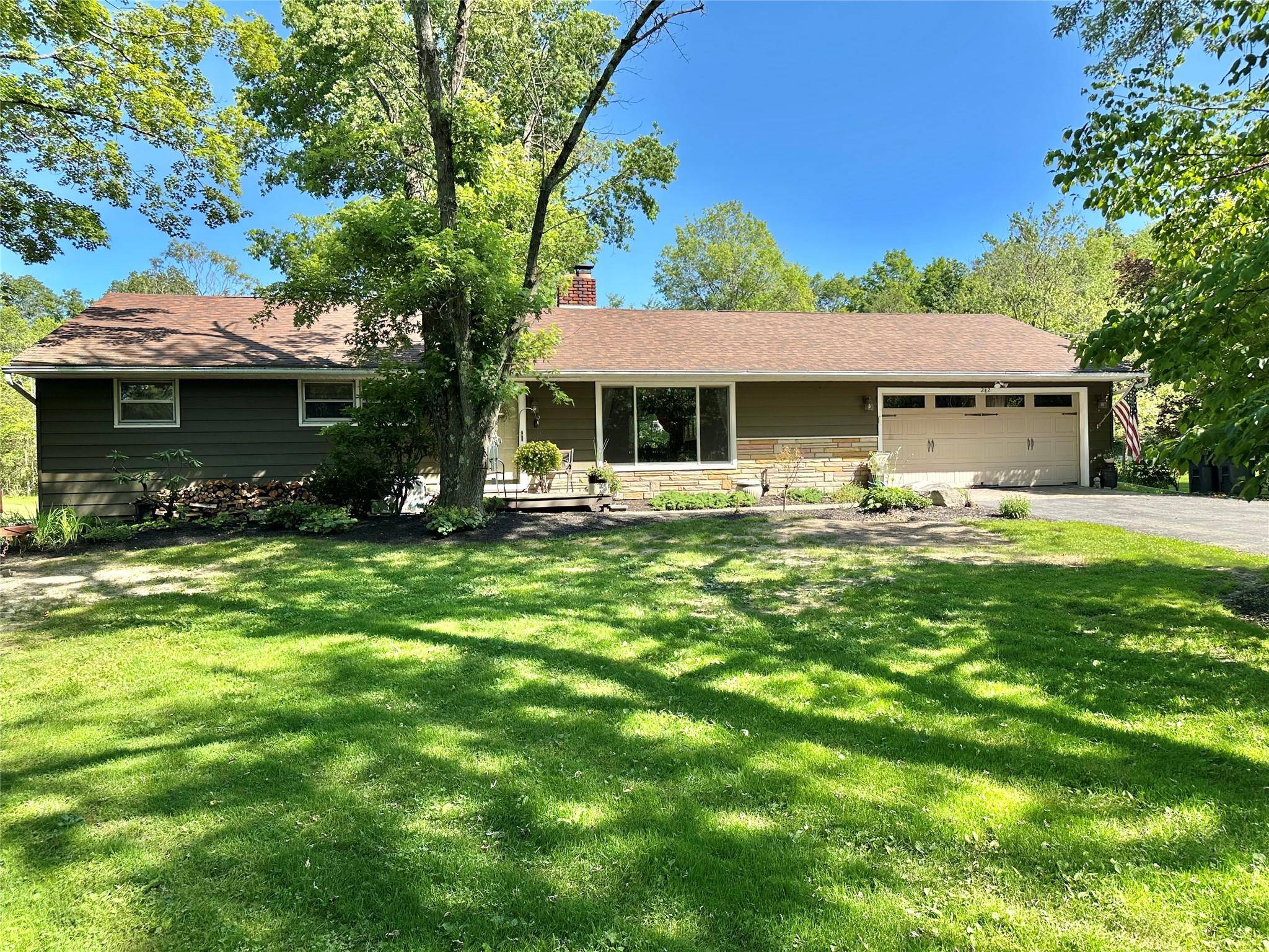 BEAUTIFUL RANCH ON 2 PARK LIKE ACRES IN PINE BUSH SCHOOLS !