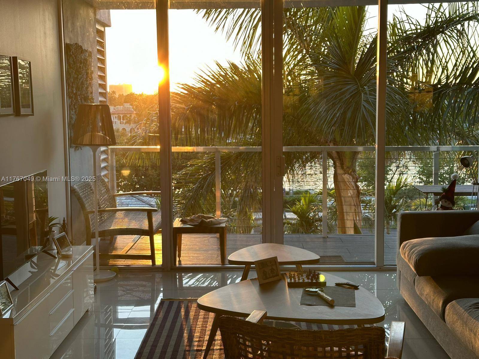 Beautiful, modern, bright and remodeled unit in the heart of North Beach.