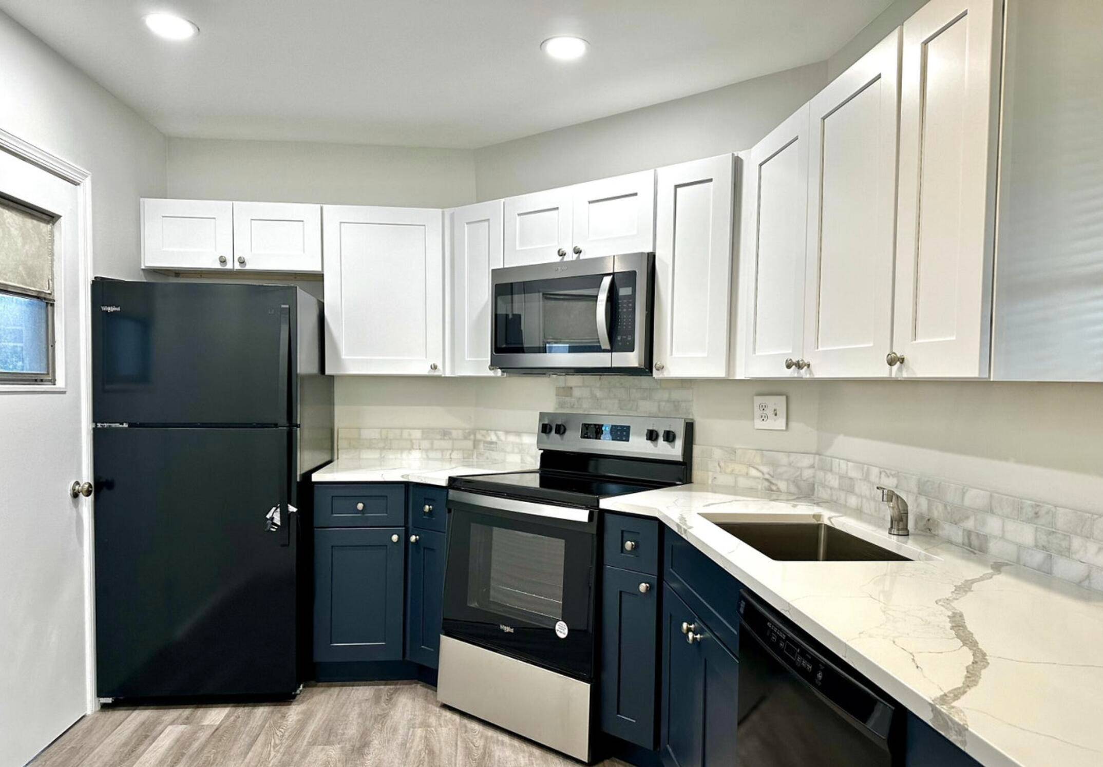 Fully renovated unit ! New Kitchen and Bathrooms !