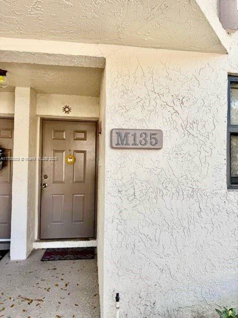 This charming 2 bed 2 bath, ground level condo is nestled within the beautiful gated community of Winwood.