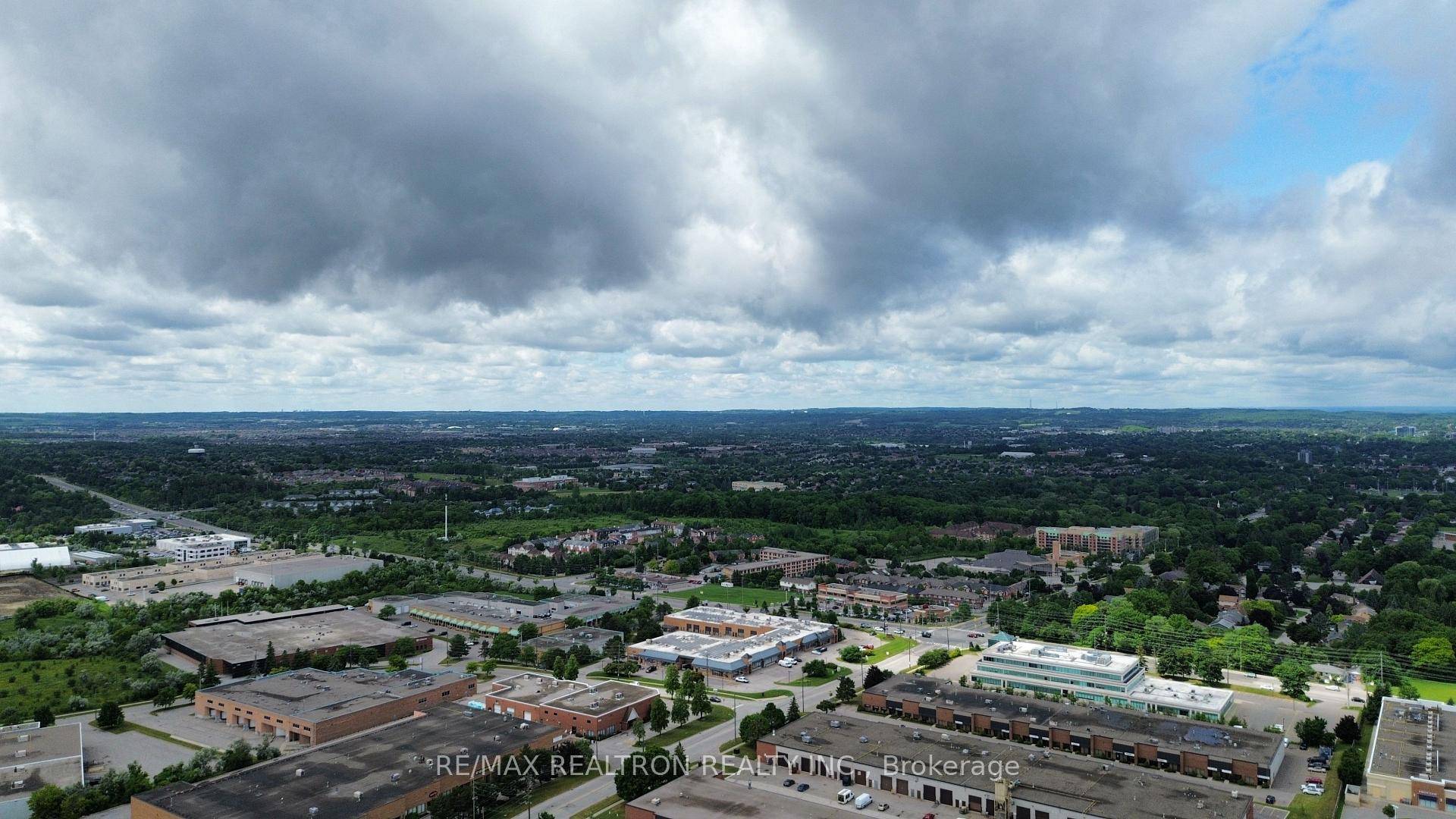 Exceptional opportunity to acquire a 3, 386 sq ft premium corner industrial commercial condominium in one of Newmarket's most prominent and strategically located business parks.