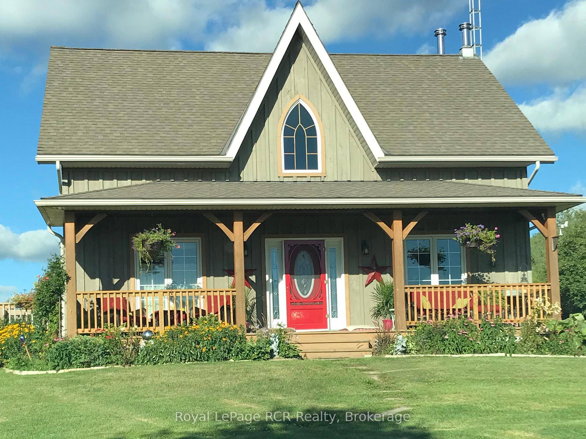 Your Perfect Country Retreat Awaits !