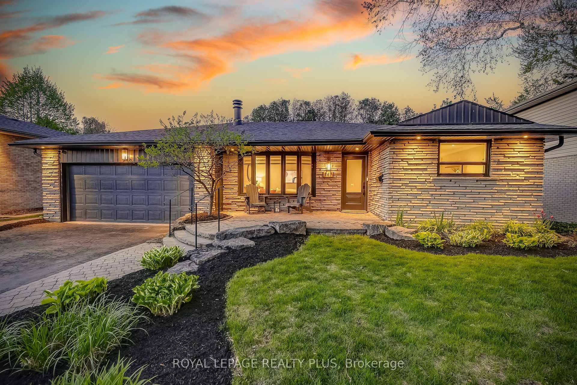 Turn Key Bungalow in Burlington's Sought After Roseland Neighbourhood.