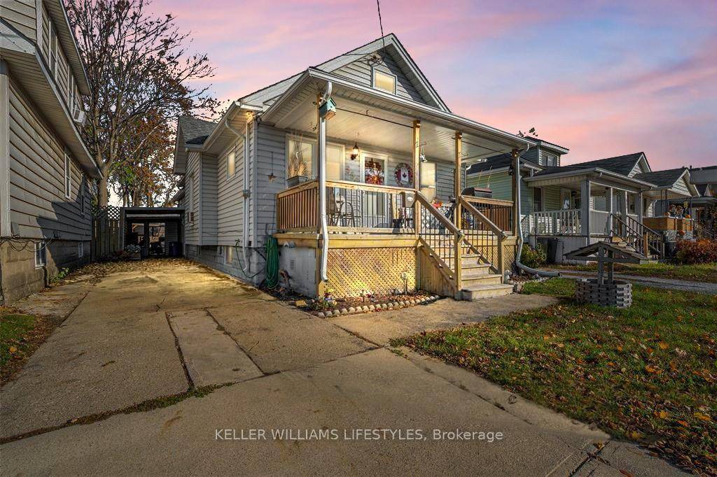 Step into 356 Exmouth Street and discover the perfect blend of comfort and convenience !