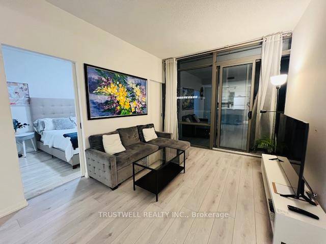 Welcome to your ideal investment opportunity or cozy urban retreat !