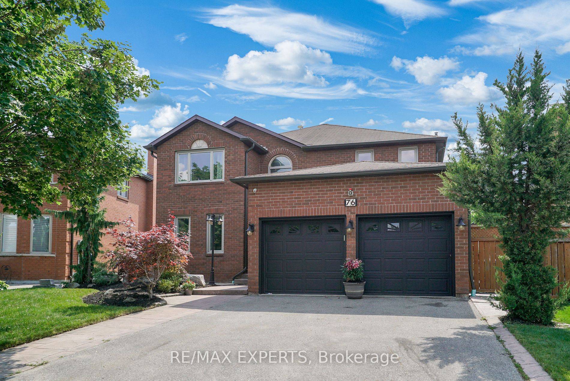 Welcome to 76 Taylorwood ave in th quiet family friendly community of Caledon.