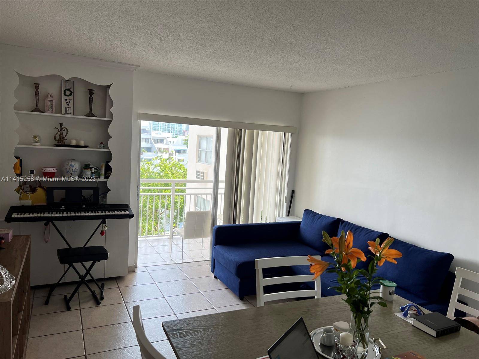 Back on the market, one of the lowest price in the building, 1 1, great view, balcony, good condition, rented, three other units available