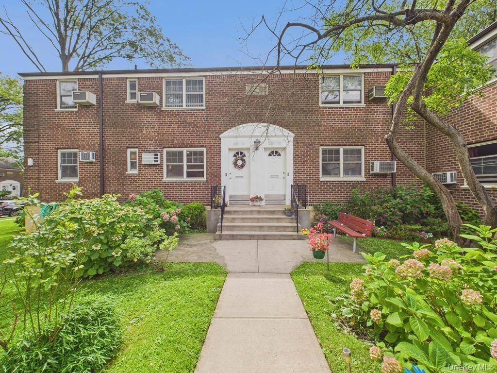 This beautifully updated 2 bedroom, 1 bathroom corner unit offers natural light, modern finishes, and exceptional value in a prime, centrally located community.